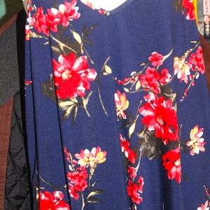 Lady's Paper moon large flowery tank top